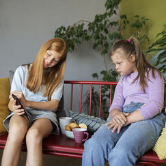 Обложка курса 'Психологическая безопасность и социальная адаптация детей и подростков в современном мире'