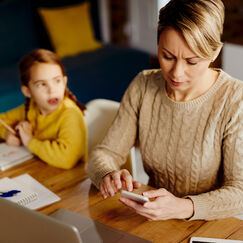 Обложка курса 'Коучинг в родительстве: как избежать выгорания и наладить контакт с ребенком'