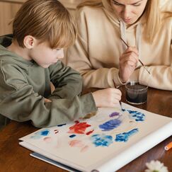 Обложка курса 'Как развить уверенность у детей: арт-терапия и педагогические стратегии'