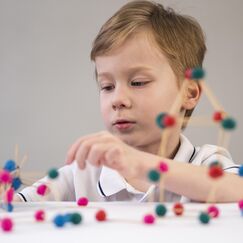 Обложка курса 'Развитие внимания и памяти у детей дошкольного и младшего школьного возраста'