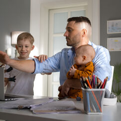 Обложка курса 'Преодоление трудностей современного родительства'