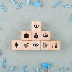 Обложка курса 'Интегрированные подходы к развитию корпоративной идентичности и управлению человеческими ресурсами'