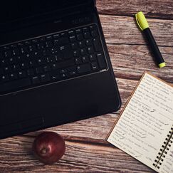 Обложка курса 'База знаний и контент-агенты: текст, обучение и визуал без программирования'