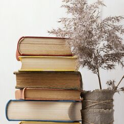 Обложка курса 'Написание сочинения по репродукции картины: «Рожь» И. И. Шишкина и «Весна. Большая вода» И. И. Левитана'