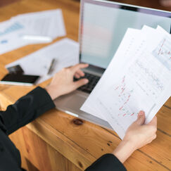 Обложка курса 'Моделирование денежных потоков и финансовая оценка инвестиционных проектов'