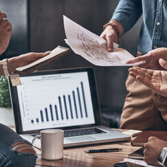 Обложка курса 'Экономика совместных продаж и агентские взаимоотношения с клиентами'