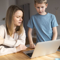 Обложка курса 'Деструктивные паттерны в детско-родительских отношениях'