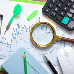 Обложка курса 'Финансовый анализ и оценка инвестиционных решений'