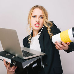 Обложка курса 'Нетрадиционные маркетинговые стратегии: партизанский, виральный и провокационный маркетинг'