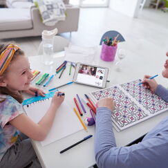 Обложка курса 'Психолого-педагогические подходы и организация логопедической работы с детьми с РАС'