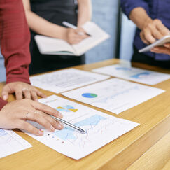 Обложка курса 'Коммуникационная стратегия и PR: планирование, инструменты и эффективность'