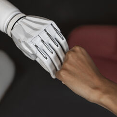 Обложка курса 'Искусственный интеллект: этические вызовы, социальные последствия и образы будущего'