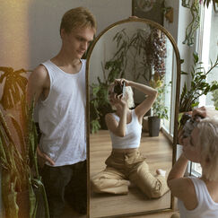 Обложка курса 'Аутентичность и ценностно-ориентированная жизнь: от самопознания к осмысленным целям'