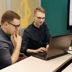 Обложка курса 'Разработка цифровых образовательных курсов и профессиональное развитие педагога в СПО'