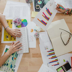 Обложка курса 'Аналитика и измерение эффективности рекламы'