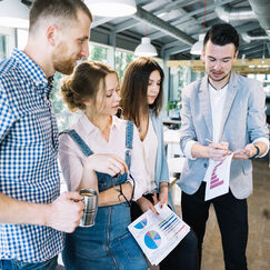 Обложка курса 'Маркетинговые стратегии в event-индустрии'