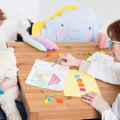 Обложка курса 'Психолого-педагогические аспекты развития и воспитания детей младшего школьного возраста'