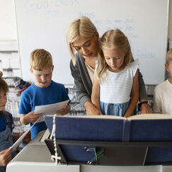 Обложка курса 'Современный урок в начальной школе: требования ФГОС НОО и развитие ключевых компетенций младших школьников'