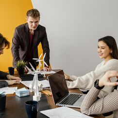 Коммуникация и репутация: стратегии успеха в современном мире