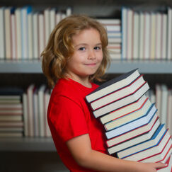 Обложка курса 'Практическое применение сказкотерапии в работе с детьми: инструменты речевого развития и методические основы'