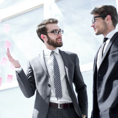 Обложка курса 'Стратегические коммуникации в бизнесе'