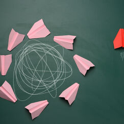 Обложка курса 'Развитие осознанности, навыков общения и преодоление избегания: ключевые концепции для личностного роста'