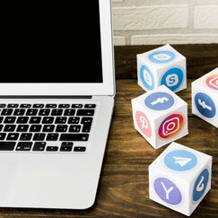 Обложка курса 'Современные стратегии построения бренда: от основ до продвижения в медиа и соцсетях'