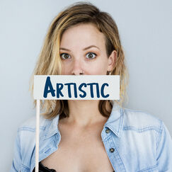 Обложка курса 'Искусство как фактор формирования культурных идентичностей'