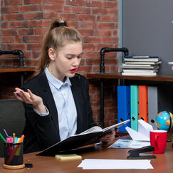 Обложка курса 'Риск-менеджмент в правовой сфере: методология и практика'