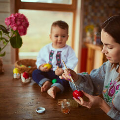 Обложка курса 'Использование терапевтических методов в образовательной деятельности: сказкотерапия, песочная терапия и терапия камнями'