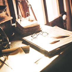 Обложка курса 'Структура сюжета и современные технологии в создании сценария'