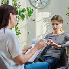 Обложка курса 'Диагностика и терапия депрессивных состояний у детей и подростков: от причин к практическим методам помощи'