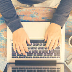 Обложка курса 'Создание рекламных текстов: от сценария до рерайтинга'