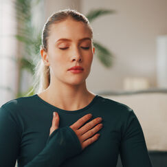 Обложка курса 'Психофизиология стресса, травм и дыхательных практик'