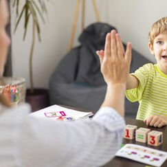 Обложка курса 'Нейропсихологические аспекты задержки речевого развития: диагностика и коррекция'