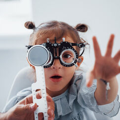 Обложка курса 'Диагностика и коррекция дизорфографии: работа с приставками, предлогами и безударными гласными'