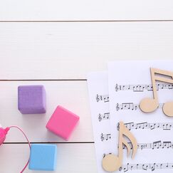 Обложка курса 'Музыка - занятия для начинающих: основы правильной техники и музыкального восприятия'