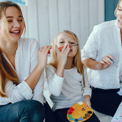 Обложка курса 'Сурдопедагогика: воспитание, коммуникация и работа с семьёй'