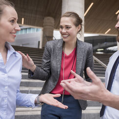 Обложка курса 'Лидерство и коммуникации в бизнесе'
