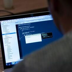 Обложка курса 'Современные языки программирования интегрированной оболочки Microsoft Visual Studio C# NET., C++. NET, VB.NET. с использованием структурного и объектно-ориентированного методов разработки корпоративных систем'