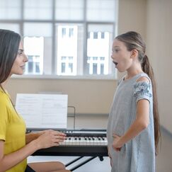 Обложка курса 'Актуальные вопросы методики преподавания вокала в ДМШ и ДШИ'