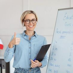 Обложка курса 'Актуальные вопросы методики преподавания французского языка в условиях реализации ФГОС'