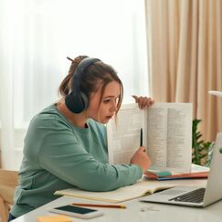 Обложка курса 'Дистанционное обучение иностранным языкам как современный формат преподавания'