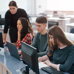 Обложка курса 'Организация преподавания информационных систем и технологий в профессиональном образовании'