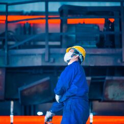 Обложка курса 'Особенности обеспечения безопасности оборудования в промышленности'