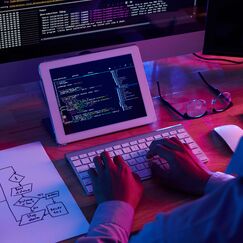 Обложка курса 'Web-разработка'