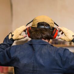 Обложка курса 'Акустические расчеты при проектировании зданий и сооружений'