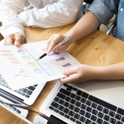 Обложка курса 'Стратегии B2B маркетинга: от анализа до продаж'