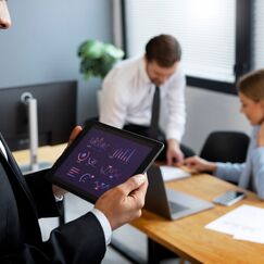 Обложка курса 'Мастер автоматизации и цифровой трансформации бизнеса'