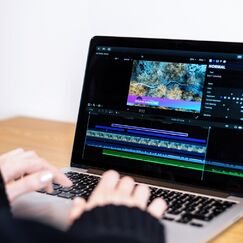 Обложка курса 'Видеомонтаж и обработка видео (Premiere PRO, CapCut)'